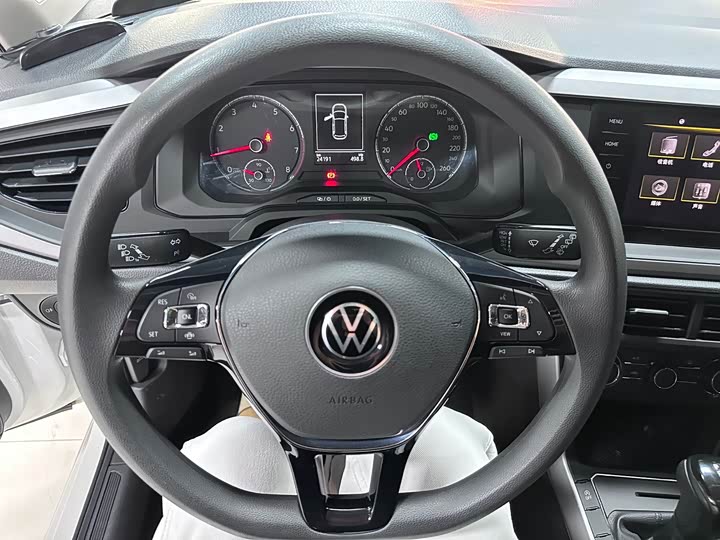 Фото 24 - Volkswagen Polo
