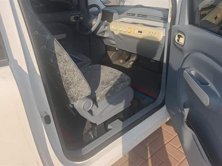 Фото 8 - Bestune Pony