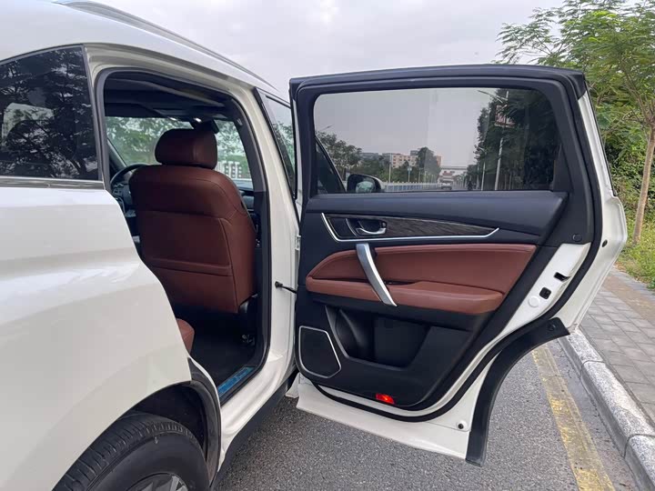 Фото 16 - Honda UR-V