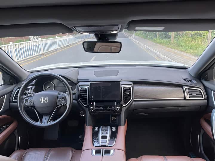 Фото 17 - Honda UR-V