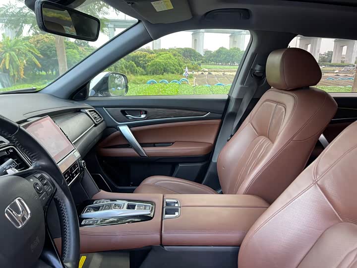 Фото 19 - Honda UR-V