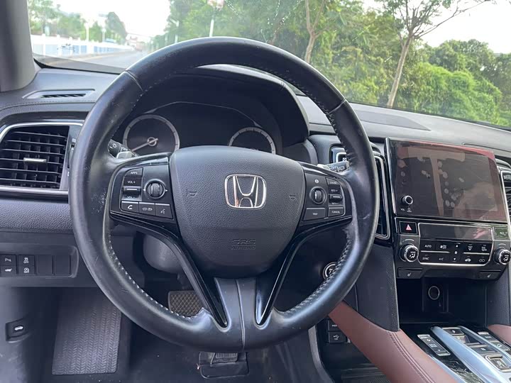 Фото 20 - Honda UR-V