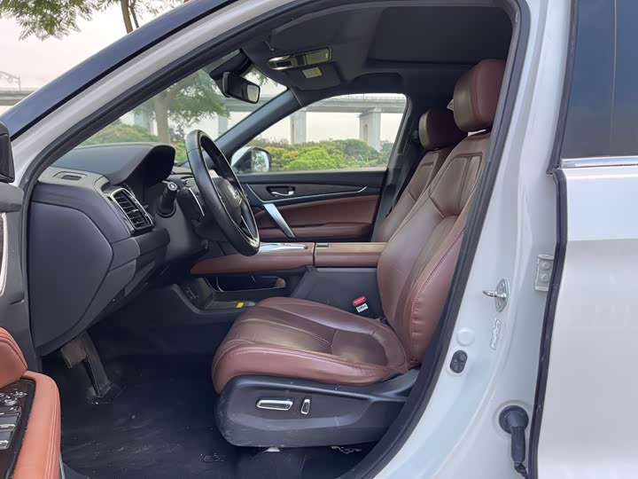 Фото 21 - Honda UR-V