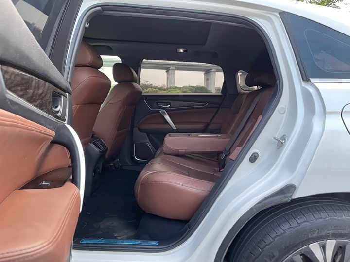 Фото 28 - Honda UR-V