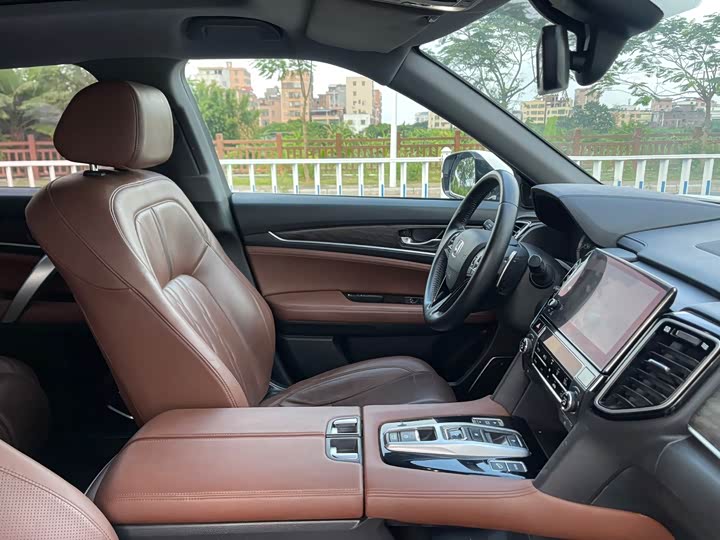 Фото 8 - Honda UR-V