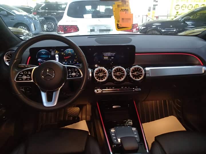 Фото 10 - Mercedes-Benz GLB-Class