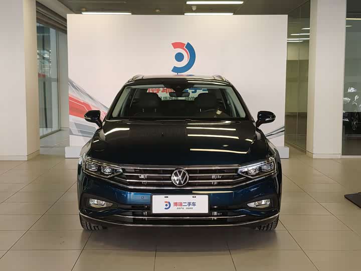 Фото 2 - Volkswagen Passat Variant