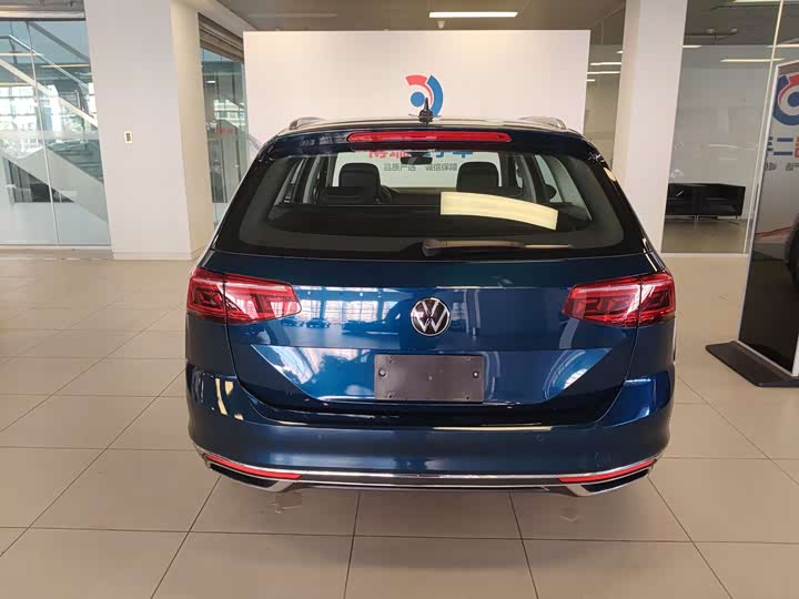 Фото 28 - Volkswagen Passat Variant