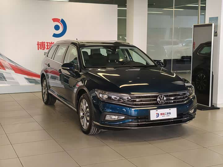 Фото 3 - Volkswagen Passat Variant