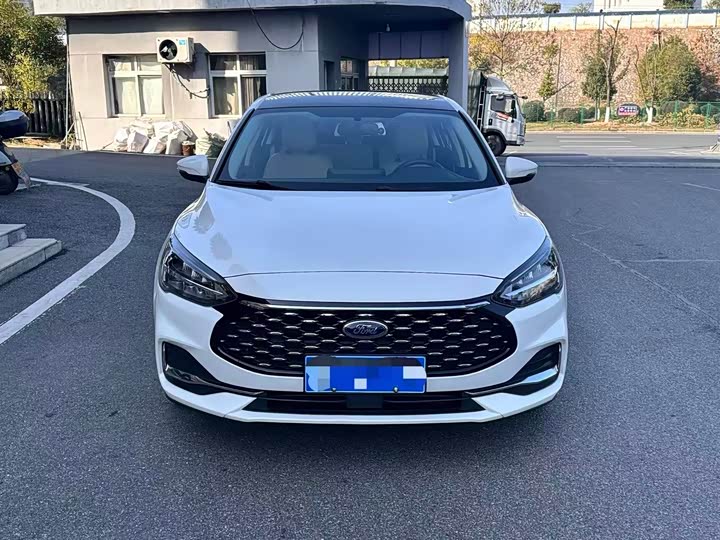 Фото 2 - Ford Focus