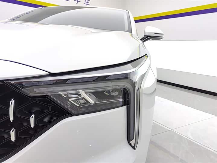 Фото 5 - Bestune B70