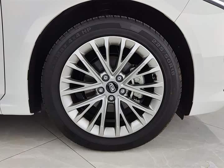 Фото 6 - Bestune B70