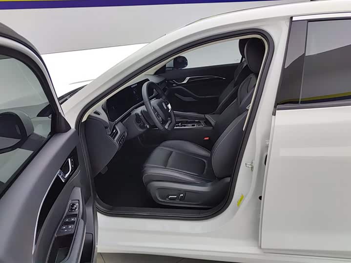 Фото 9 - Bestune B70