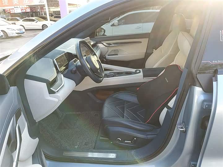 Фото 7 - Zeekr 001