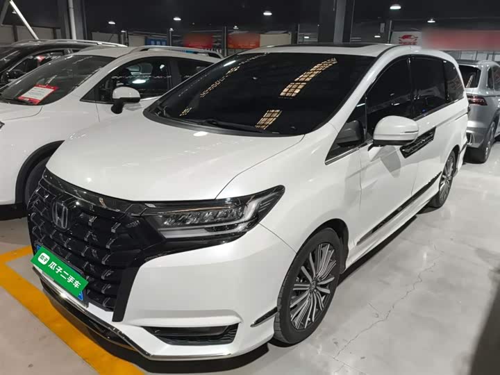 Фото 1 - Honda Elysion