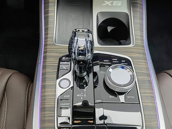 Фото 13 - BMW X5