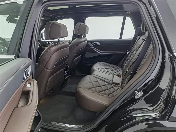 Фото 15 - BMW X5