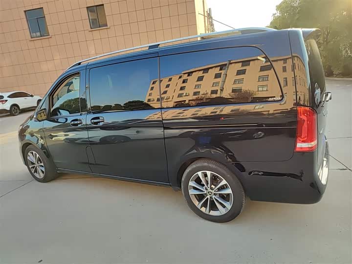 Фото 5 - Mercedes-Benz V-Class