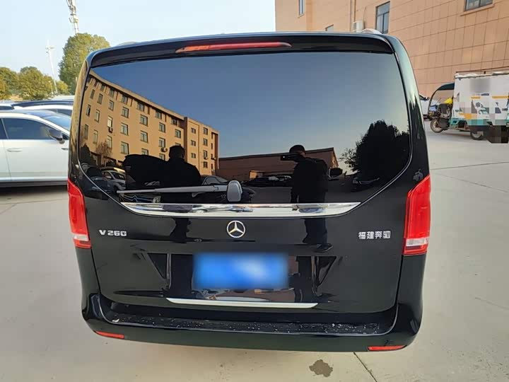 Фото 6 - Mercedes-Benz V-Class