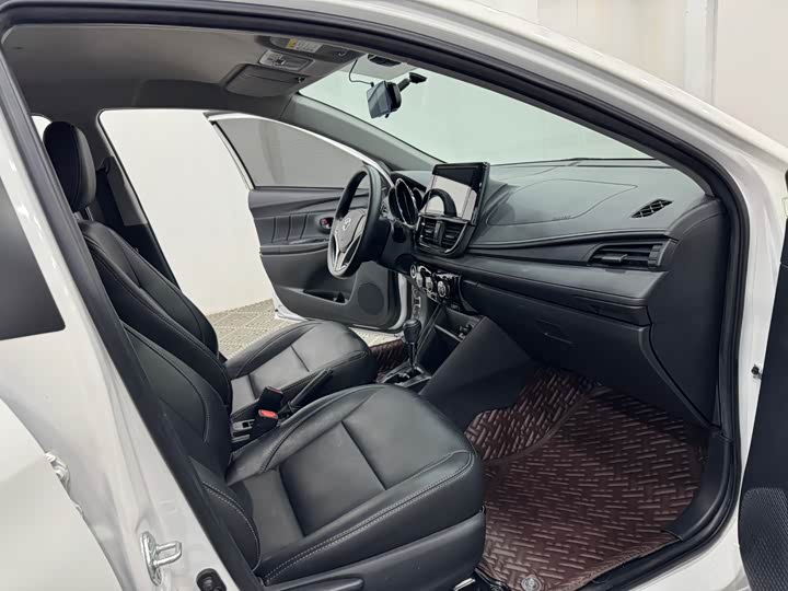 Фото 4 - Toyota Vios