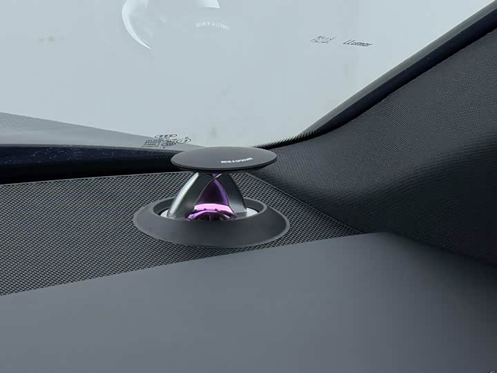 Фото 14 - Audi A6L