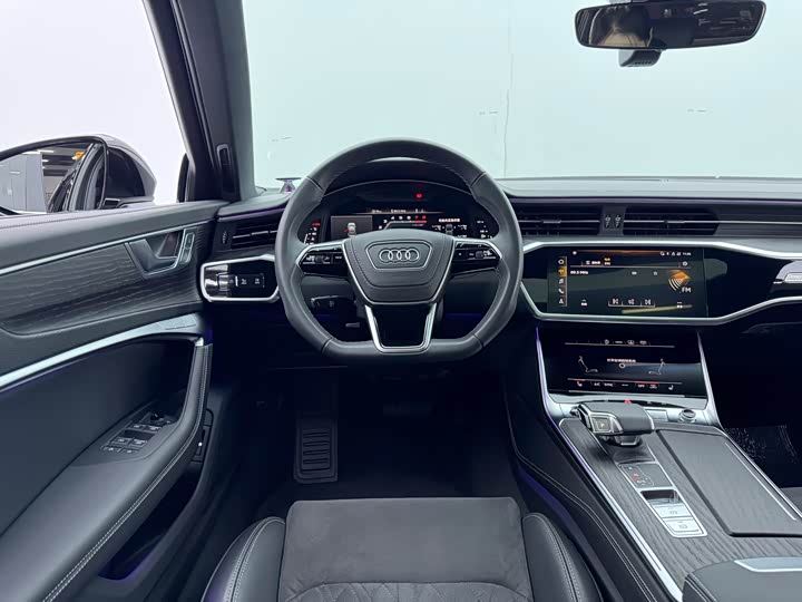 Фото 22 - Audi A6L