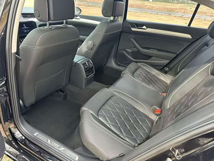 Фото 5 - Volkswagen Magotan GTE Hybrid