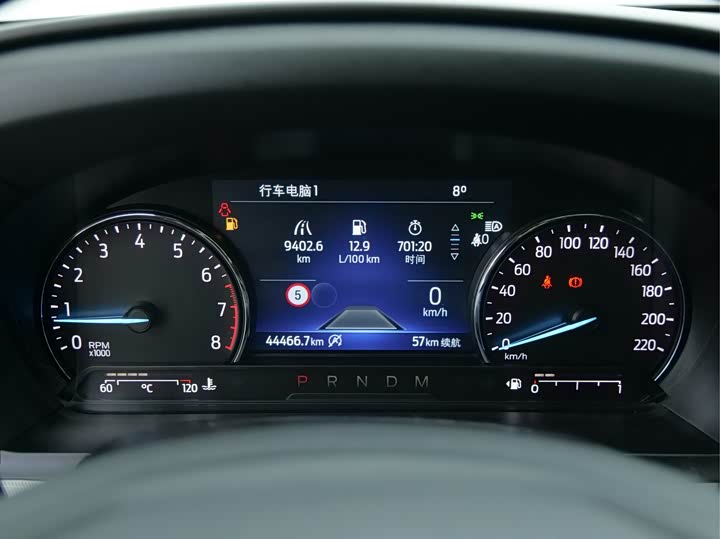 Фото 13 - Ford Explorer