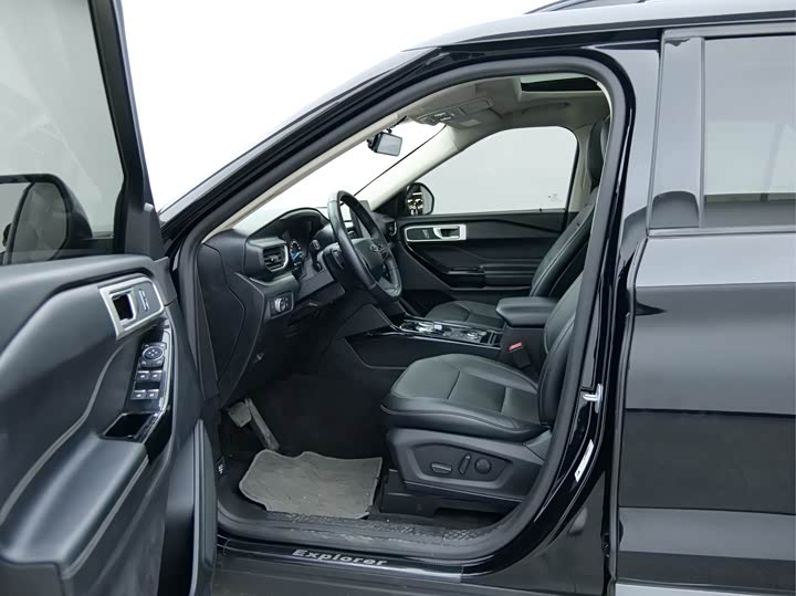 Фото 14 - Ford Explorer