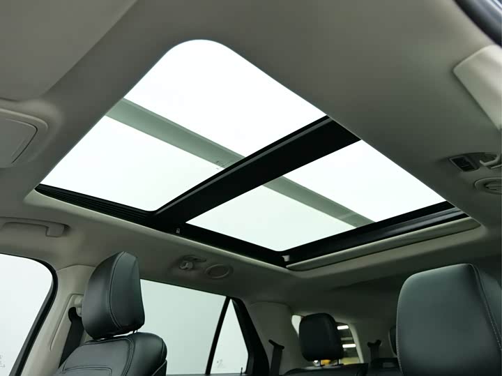 Фото 16 - Ford Explorer