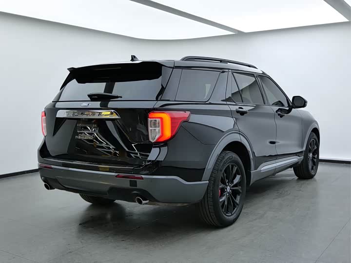 Фото 4 - Ford Explorer