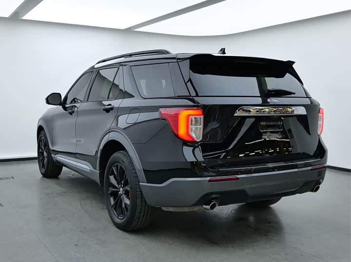 Фото 6 - Ford Explorer