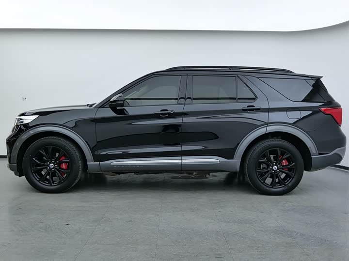 Фото 8 - Ford Explorer