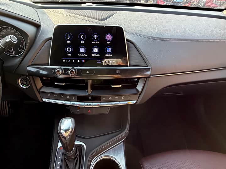 Фото 10 - Cadillac CT4