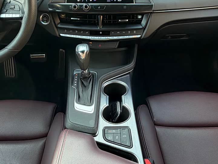 Фото 12 - Cadillac CT4