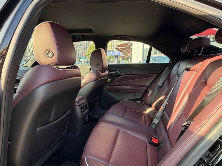 Фото 8 - Cadillac CT4