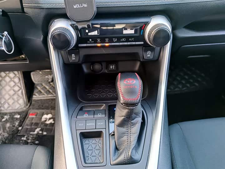 Фото 14 - Toyota Wildlander