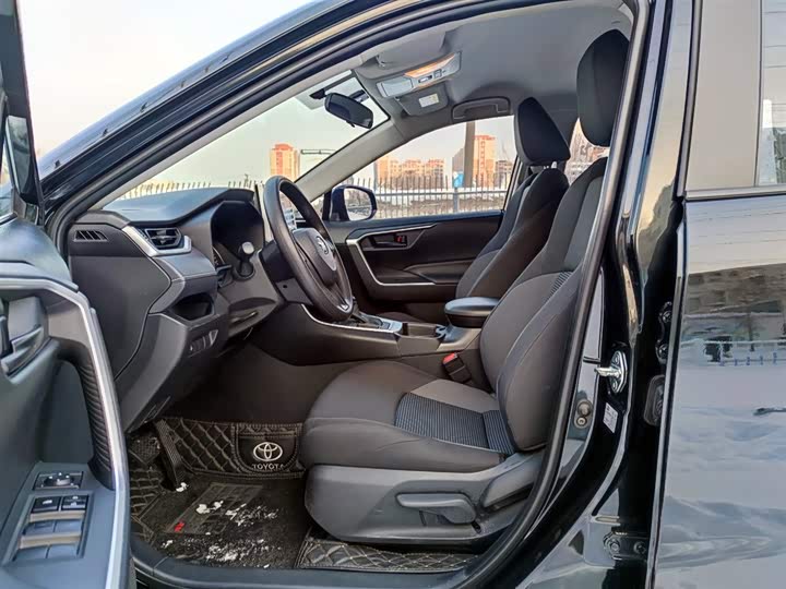 Фото 7 - Toyota Wildlander