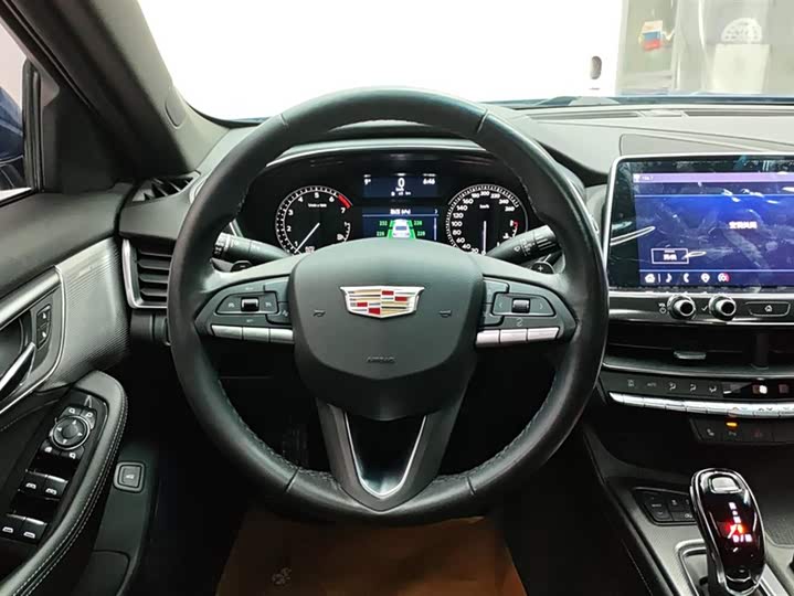 Фото 15 - Cadillac CT5