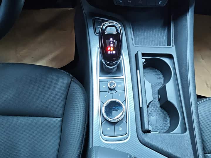 Фото 16 - Cadillac CT5