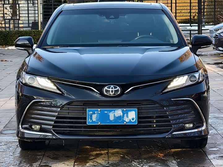 Фото 3 - Toyota Camry