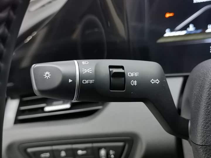 Фото 21 - Bestune B70