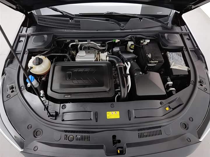 Фото 6 - Bestune B70