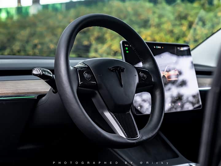 Фото 4 - Tesla Model 3