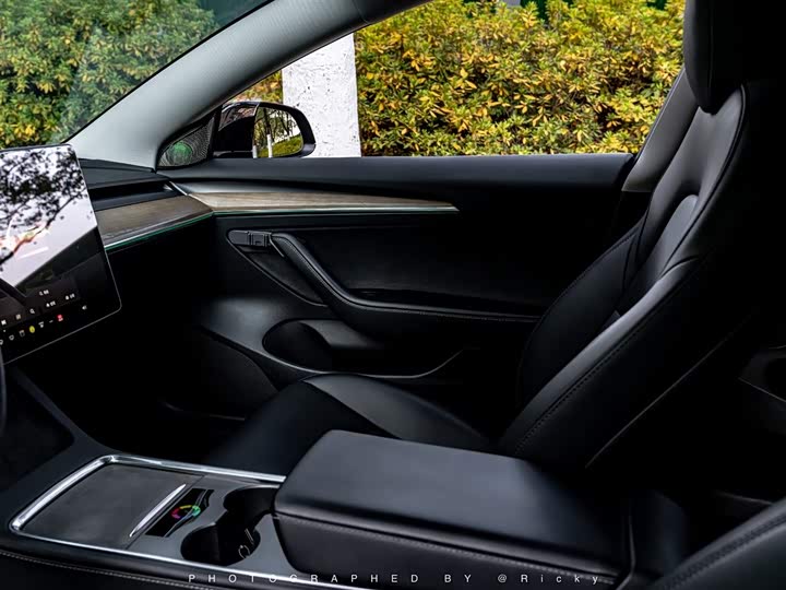 Фото 6 - Tesla Model 3