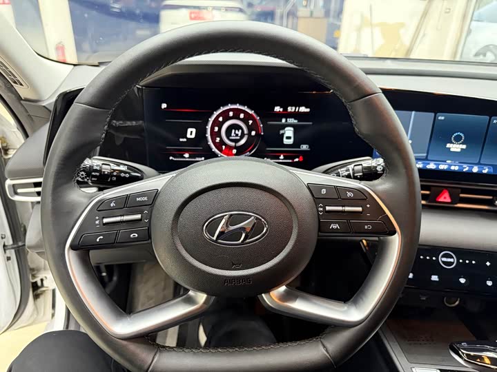 Фото 10 - Hyundai Elantra N line