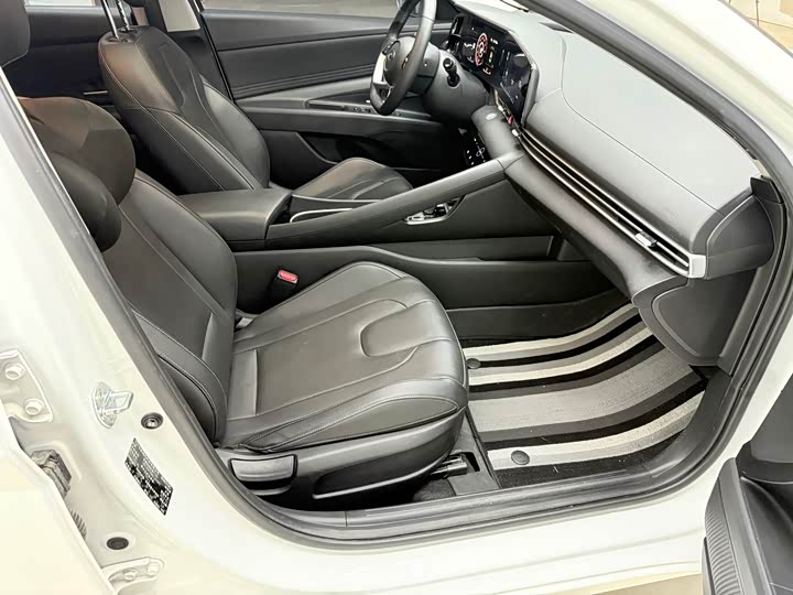 Фото 13 - Hyundai Elantra N line