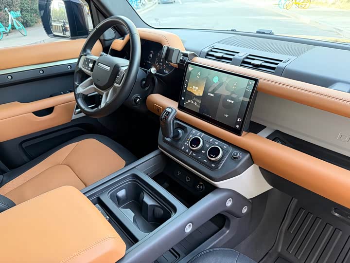 Фото 11 - Land Rover Defender