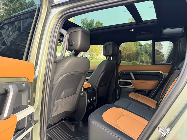 Фото 9 - Land Rover Defender