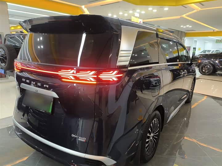 Фото 7 - Denza D9